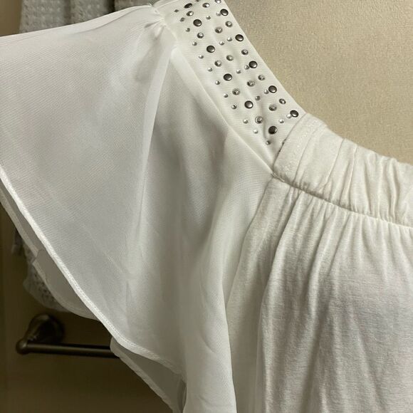 AGB White Blouse w/Sheer Flutter Sleeves & Silver Bejeweled Neckline (Size: Med) - Picture 11 of 12